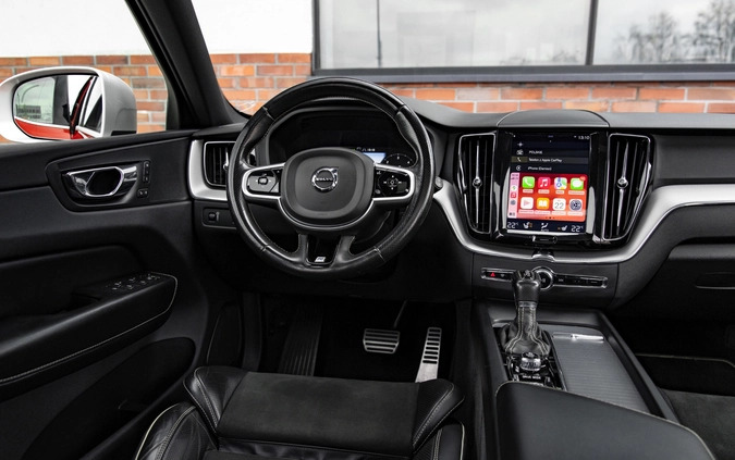 Volvo XC 60 cena 129900 przebieg: 155067, rok produkcji 2018 z Wschowa małe 781